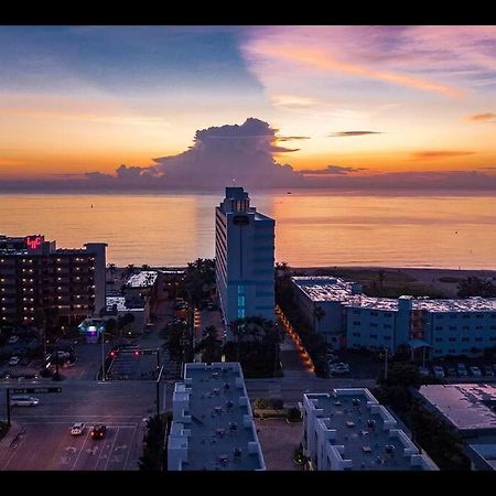 Across The Ocean Few Steps To Beach Contemporary Three Bedroom Townhouse Pompano Beach Zewnętrze zdjęcie