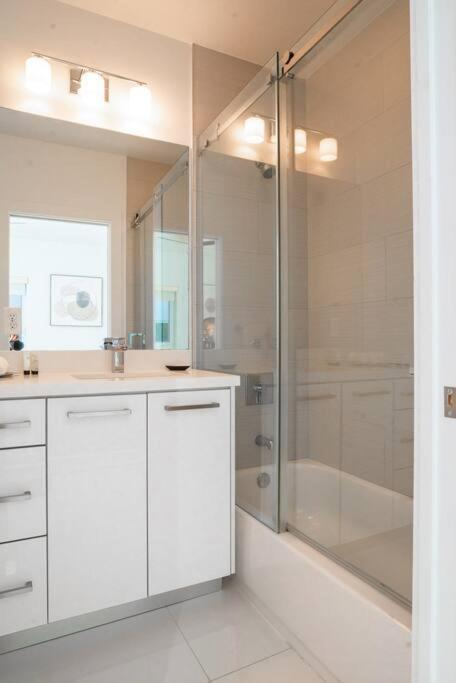 Across The Ocean Few Steps To Beach Contemporary Three Bedroom Townhouse Pompano Beach Zewnętrze zdjęcie