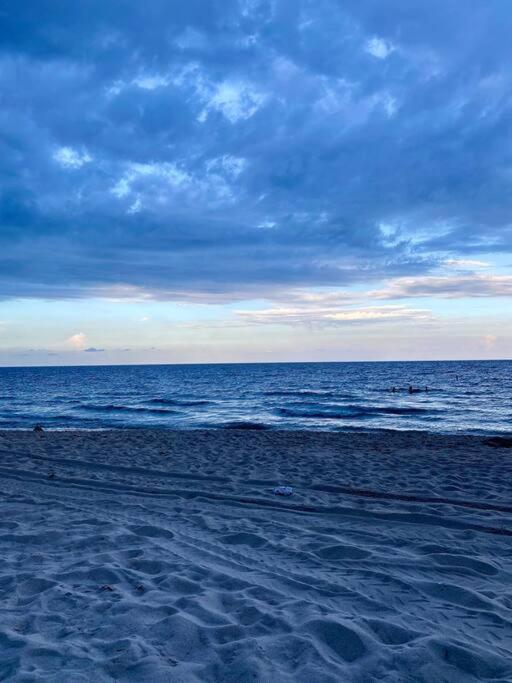 Across The Ocean Few Steps To Beach Contemporary Three Bedroom Townhouse Pompano Beach Zewnętrze zdjęcie