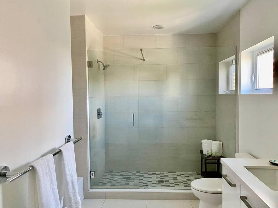 Across The Ocean Few Steps To Beach Contemporary Three Bedroom Townhouse Pompano Beach Zewnętrze zdjęcie
