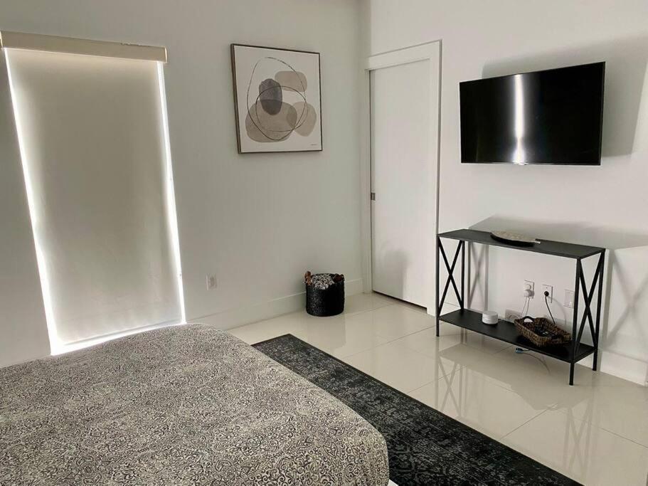 Across The Ocean Few Steps To Beach Contemporary Three Bedroom Townhouse Pompano Beach Zewnętrze zdjęcie