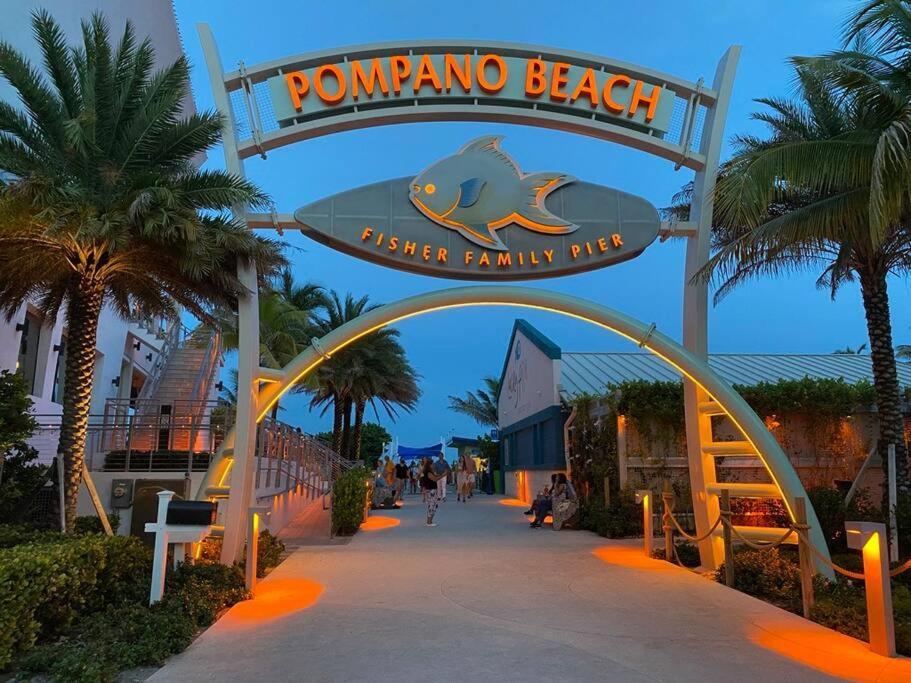 Across The Ocean Few Steps To Beach Contemporary Three Bedroom Townhouse Pompano Beach Zewnętrze zdjęcie