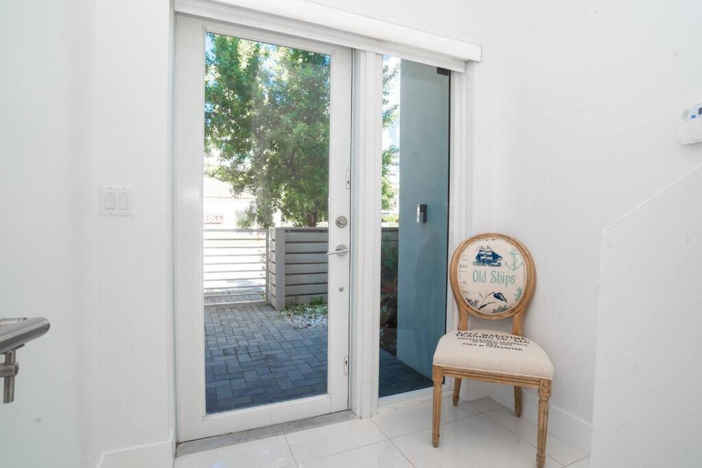 Across The Ocean Few Steps To Beach Contemporary Three Bedroom Townhouse Pompano Beach Zewnętrze zdjęcie