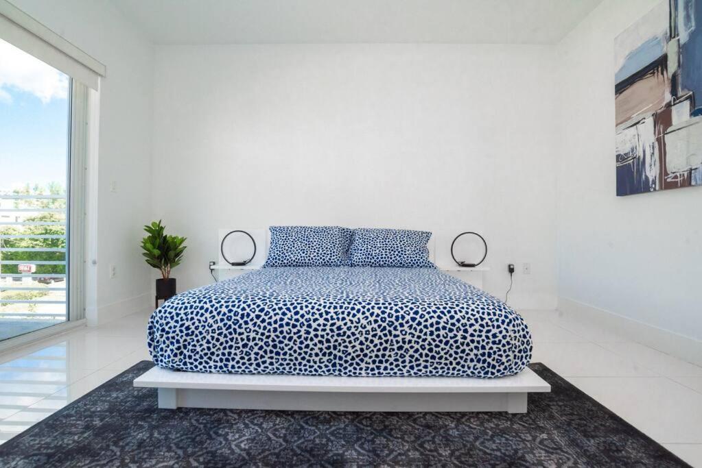 Across The Ocean Few Steps To Beach Contemporary Three Bedroom Townhouse Pompano Beach Zewnętrze zdjęcie