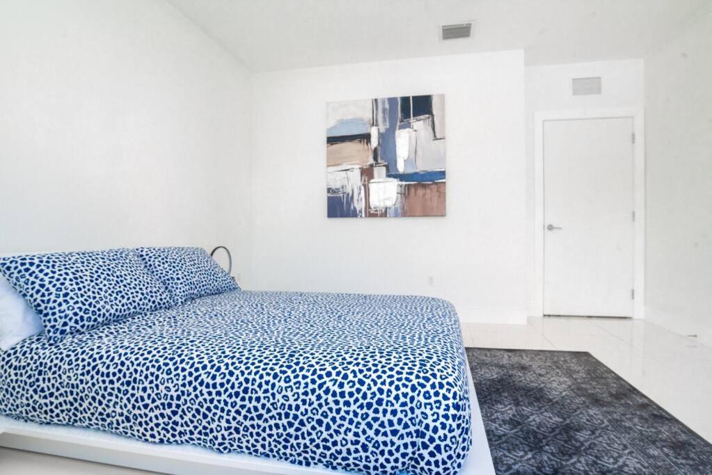 Across The Ocean Few Steps To Beach Contemporary Three Bedroom Townhouse Pompano Beach Zewnętrze zdjęcie