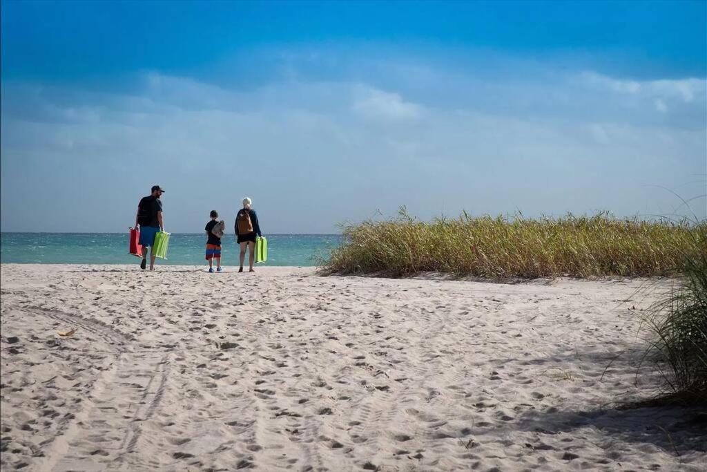 Across The Ocean Few Steps To Beach Contemporary Three Bedroom Townhouse Pompano Beach Zewnętrze zdjęcie